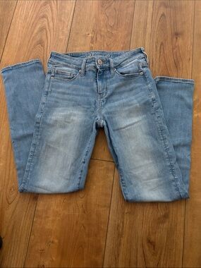 American Eagle Outfitters Light Wash Skinny Jeans - Faded Blue